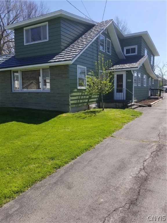 7134 Lakeshore Road Cicero, NY 13039 - Photo 3 of 40