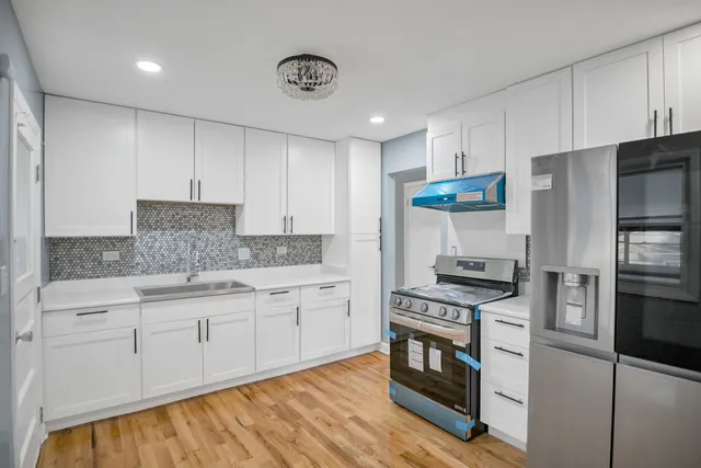 $429,000 | 7031 Glenwood Lane, Hanover Park, IL 60133