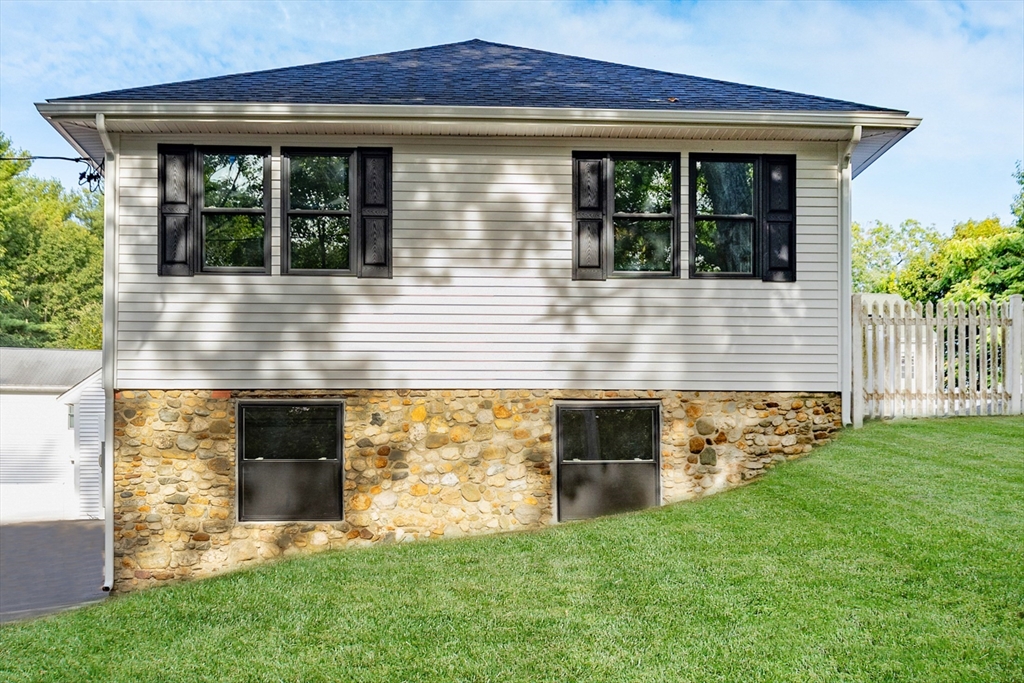 64 Old Andover Road North Reading, MA 01864 - Photo 3 of 36 Gallery Image 3