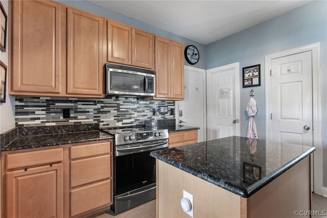 11906 Misty Spring Place Midlothian, VA 23112 - Photo 13 of 39 Gallery Image 13