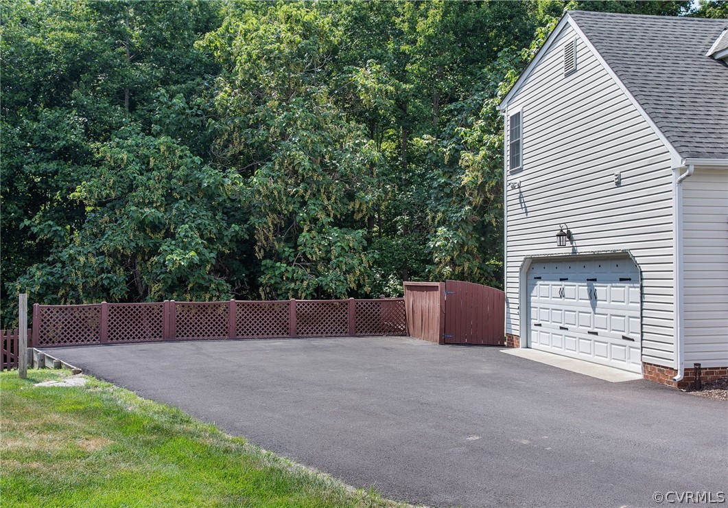 11906 Misty Spring Place Midlothian, VA 23112 - Photo 33 of 39 Gallery Image 33