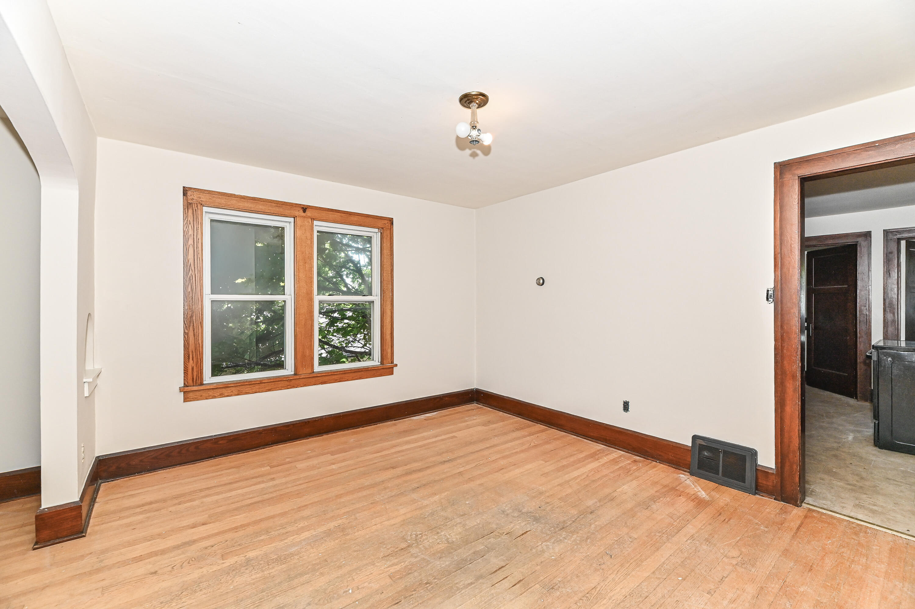 3340 10th Avenue Racine, WI 53402 - Photo 11 of 38 13
