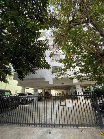 $2,300 | 1200 14th Street, Unit 6B, Miami Beach, FL 33139