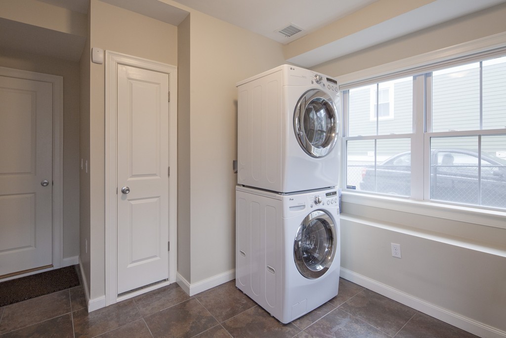26 Dorr Street, Unit 26 Boston, MA 02119 - Photo 11 of 14