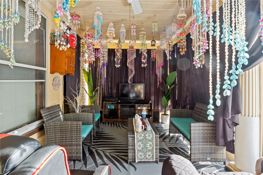 4215 Lake Avenue Rochester, NY 14612 - Photo 14 of 41 Apt 1 - Enclosed Porch