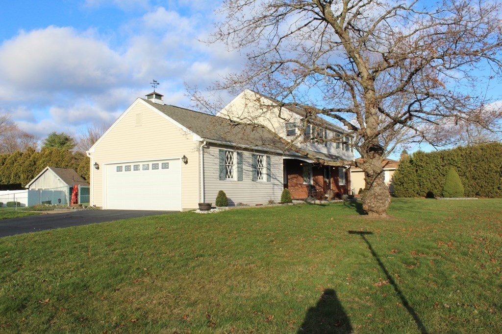 39 Robin Ridge Drive Feeding Hills, MA 01030 - Photo 2 of 26 Gallery Image 2