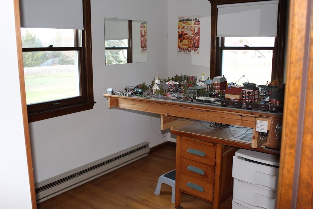 39 Robin Ridge Drive Feeding Hills, MA 01030 - Photo 21 of 26 Gallery Image 21