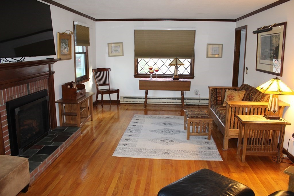39 Robin Ridge Drive Feeding Hills, MA 01030 - Photo 4 of 26 Gallery Image 4