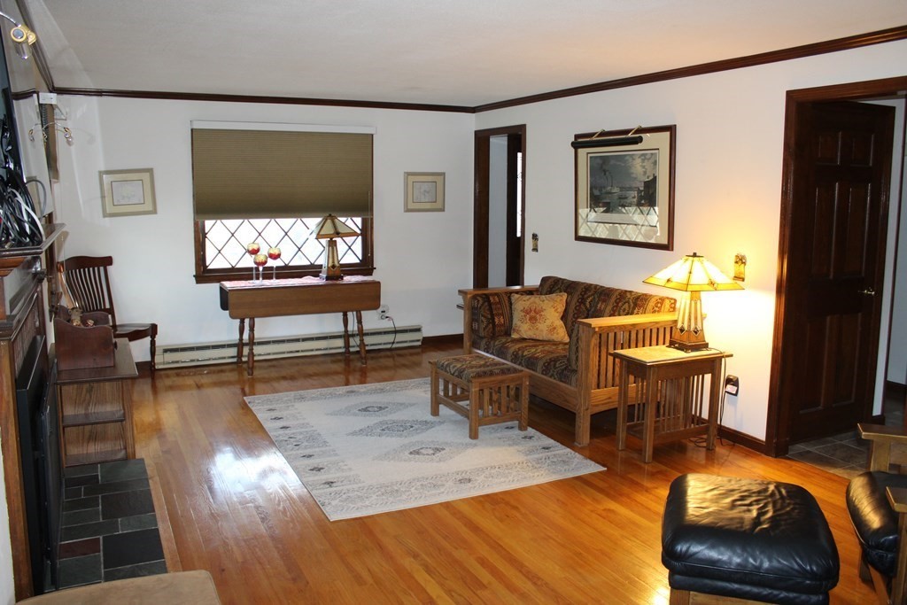 39 Robin Ridge Drive Feeding Hills, MA 01030 - Photo 5 of 26 Gallery Image 5