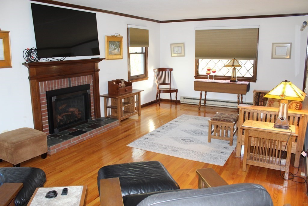 39 Robin Ridge Drive Feeding Hills, MA 01030 - Photo 6 of 26 Gallery Image 6