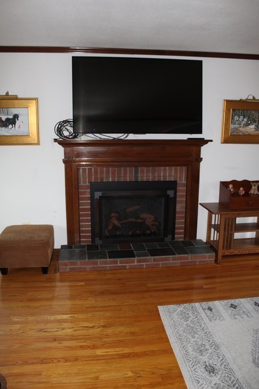 39 Robin Ridge Drive Feeding Hills, MA 01030 - Photo 8 of 26 Gallery Image 8