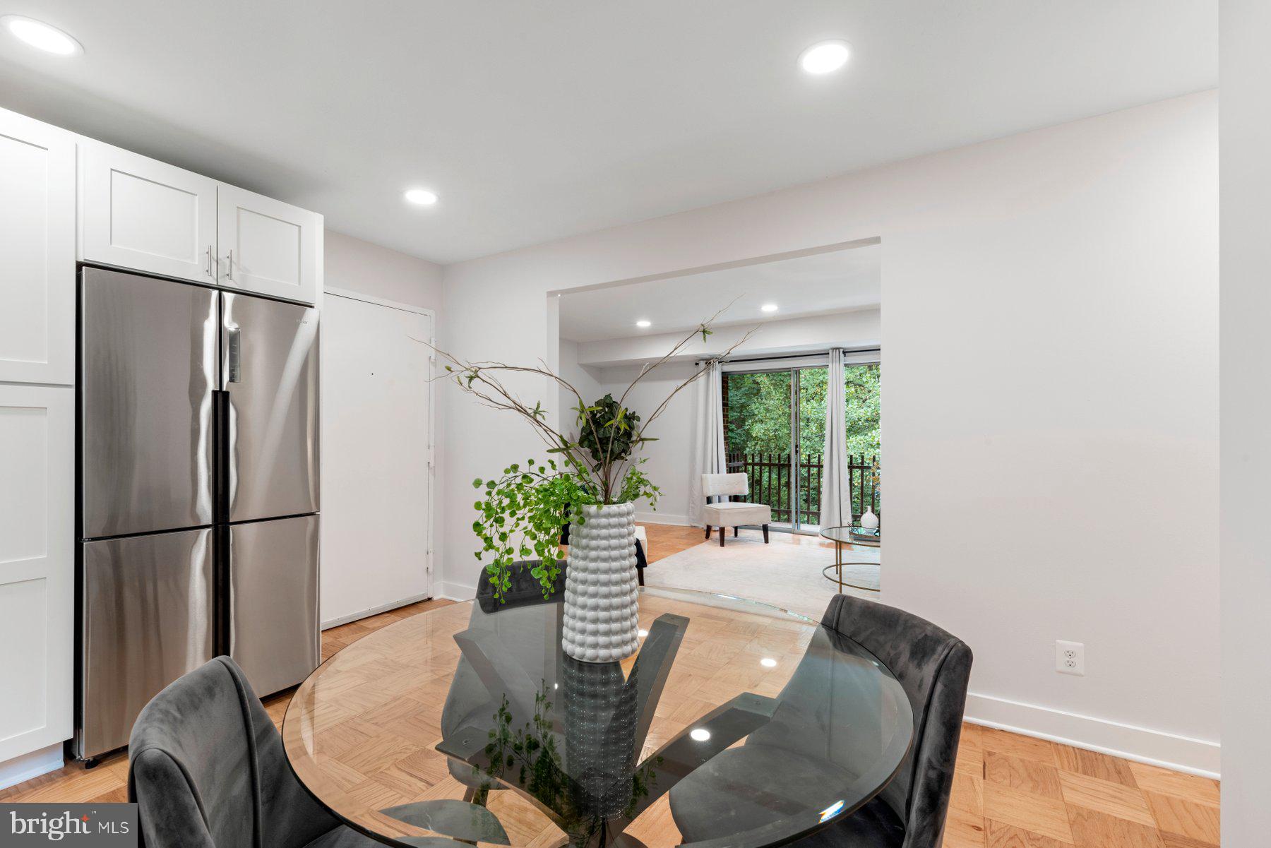 11609 Vantage Hill Road, Unit 12B Reston, VA 20190 - Photo 10 of 39 DR view into front entry & LR