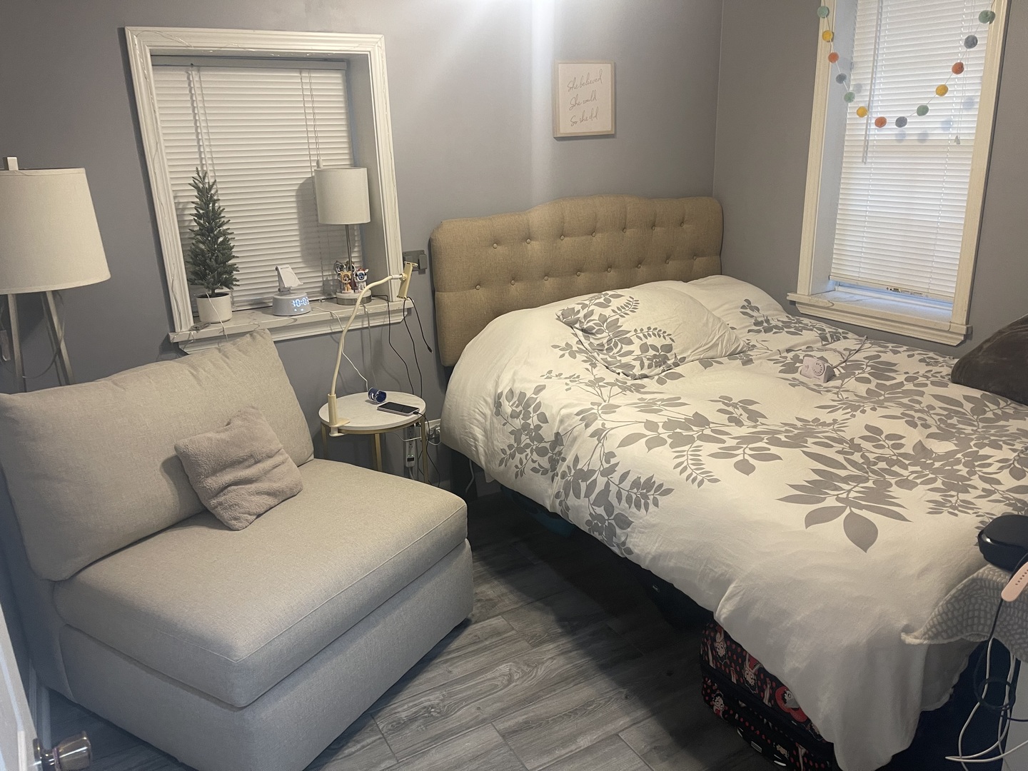 2213 South Oakley Avenue Chicago, IL 60608 - Photo 22 of 27 a bedroom with a bed and a lamp