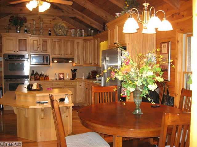 276 Wheeler Road Reidsville, NC 27320 - Photo 5 of 16 Kitchen.