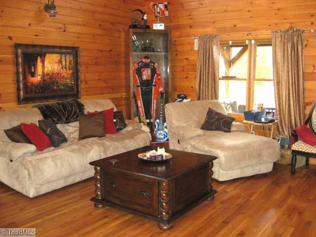 276 Wheeler Road Reidsville, NC 27320 - Photo 7 of 16 Living Room.