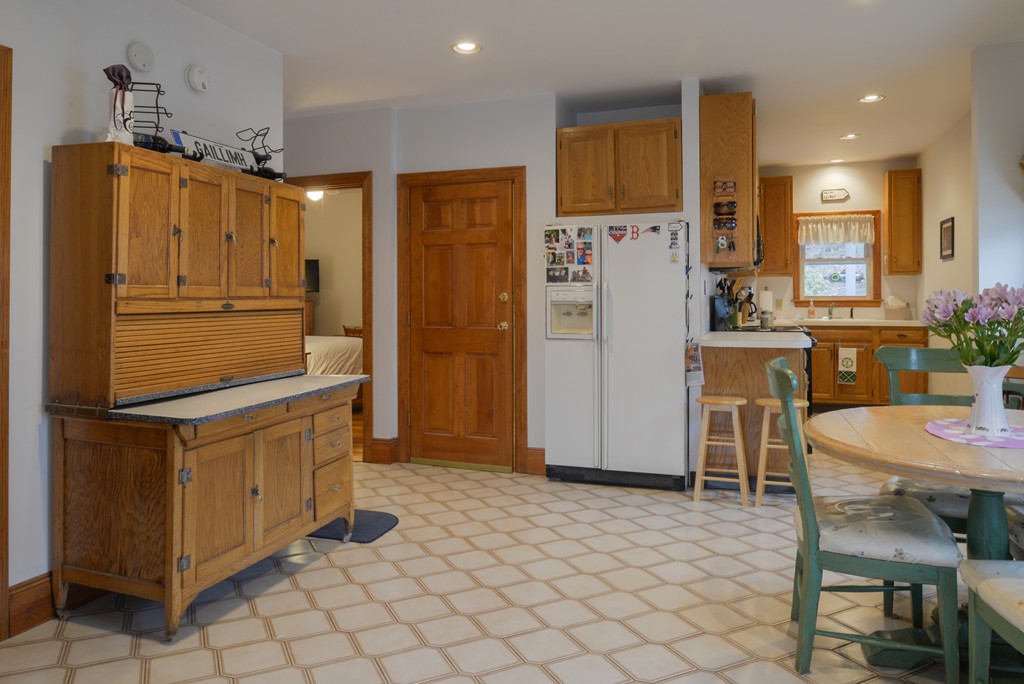 10 Laurent Road Salem, MA 01970 - Photo 6 of 30 Gallery Image 6