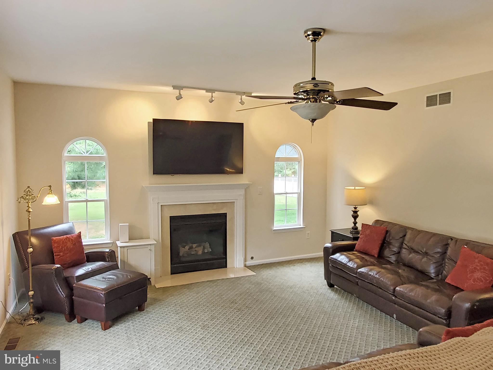 148 Salina Road Sewell, NJ 08080 - Photo 5 of 37 Great Room