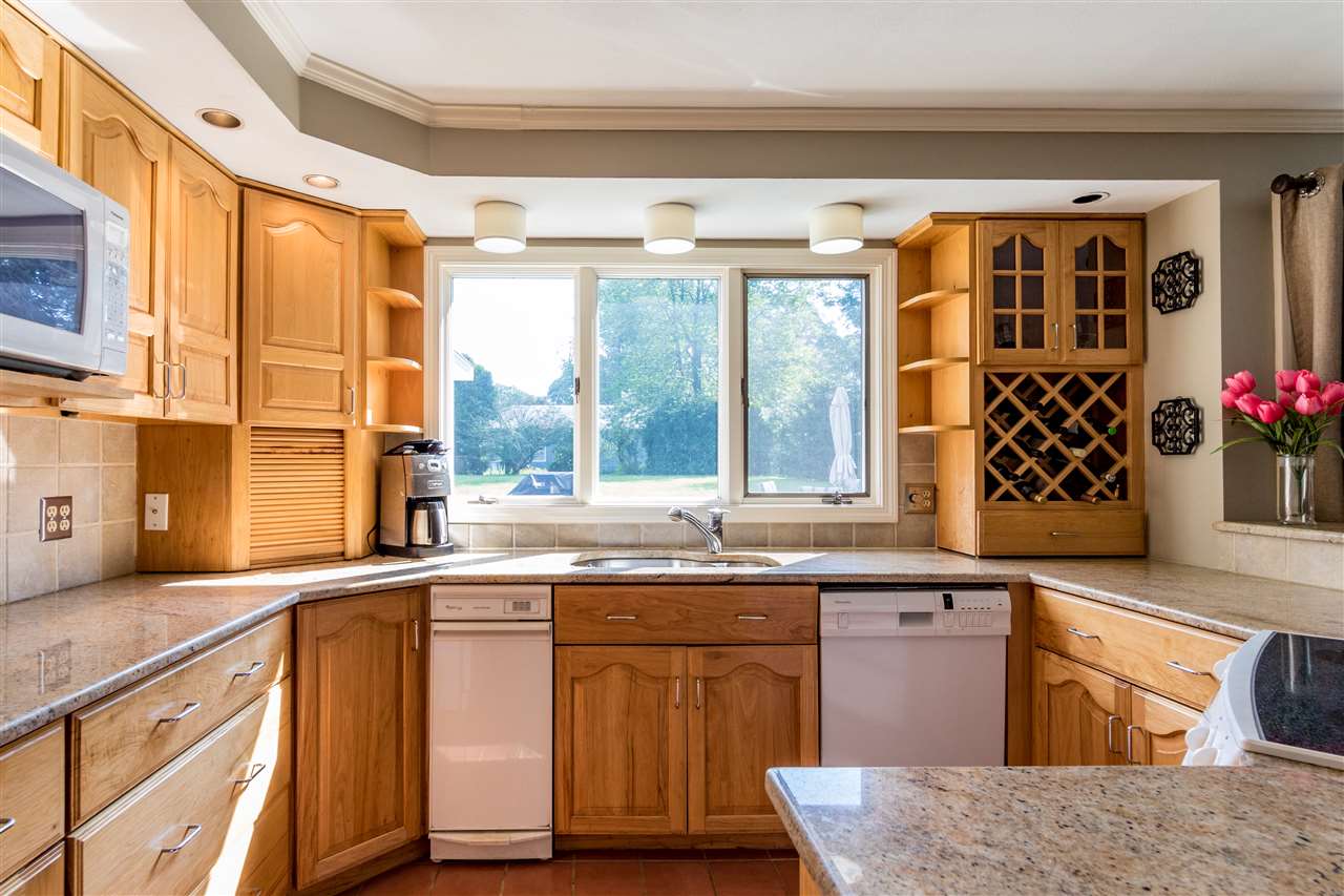 179 Exeter Road Hampton, NH 03842 - Photo 8 of 33