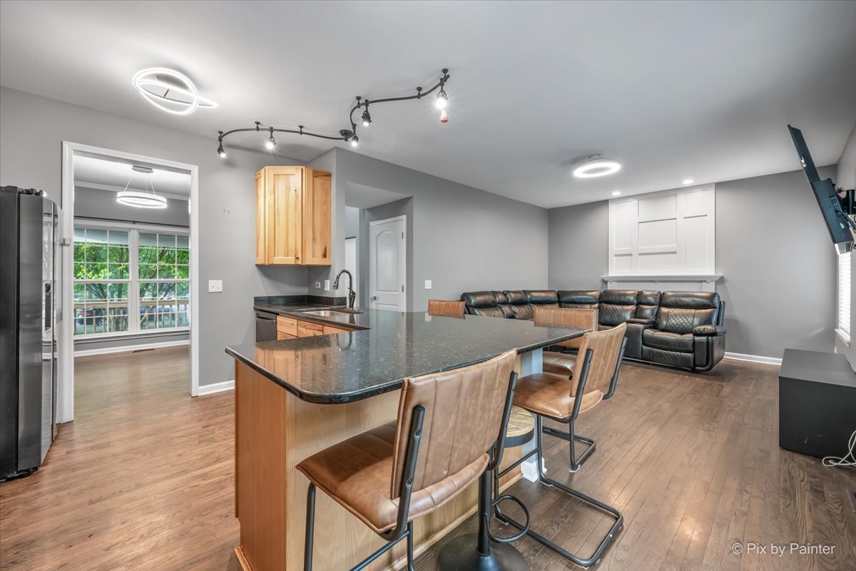 906 Barbara Street Lake In The Hills, IL 60156 - Photo 8 of 48