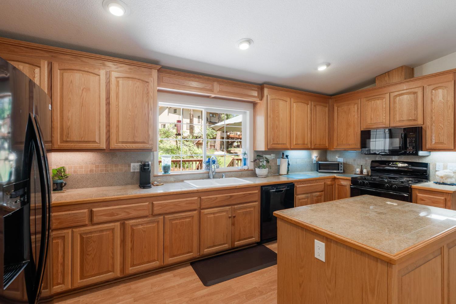 6221 Speckled Road Pollock Pines, CA 95726 - Photo 11 of 41 Gallery Image 11