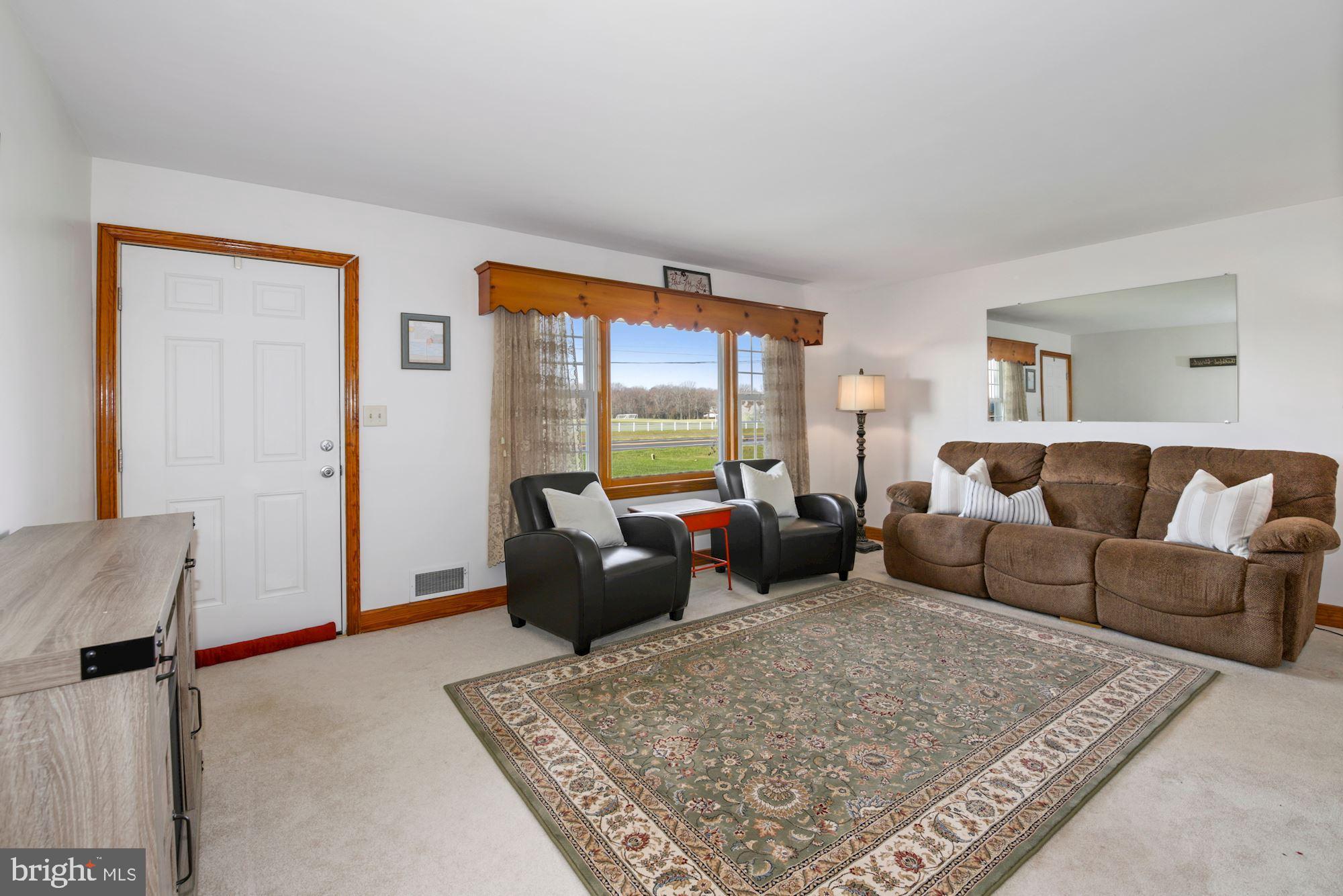20299 Sand Hill Road Georgetown, DE 19947 - Photo 4 of 22 Spacious Family Room