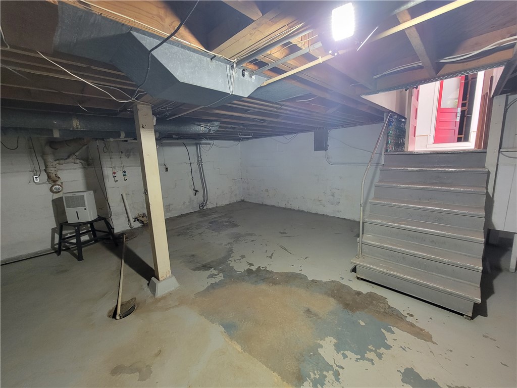 2195 West Center Street Decatur, IL 62526 - Photo 18 of 21 a view of room with a window