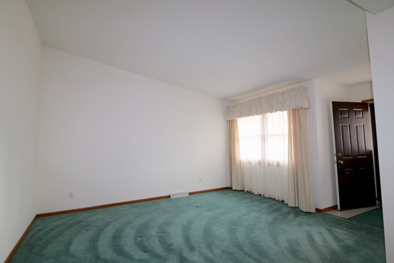 2155 Crown Point Road Dubuque, IA 52002 - Photo 8 of 24 Gallery Image 8