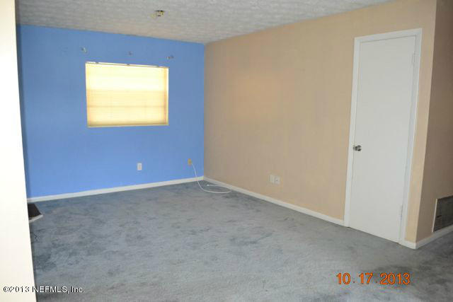 5958 Kinkaid Road Jacksonville, FL 32244 - Photo 2 of 12 2 Living Room