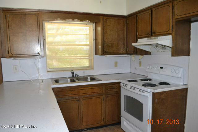 5958 Kinkaid Road Jacksonville, FL 32244 - Photo 5 of 12 5 Kitchen