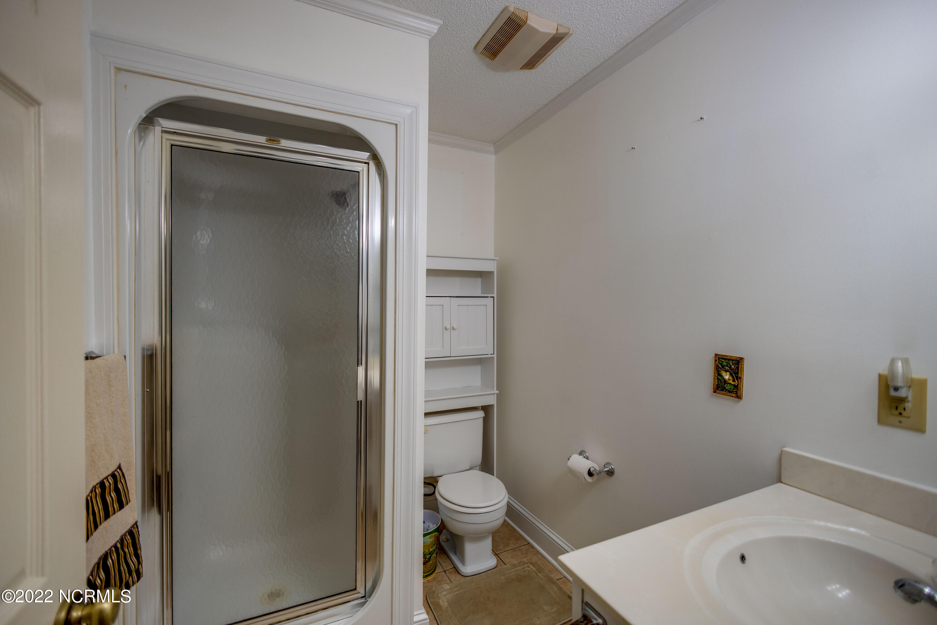 4877 Sam Everett Road Robersonville, NC 27871 - Photo 21 of 49 Guest Bath