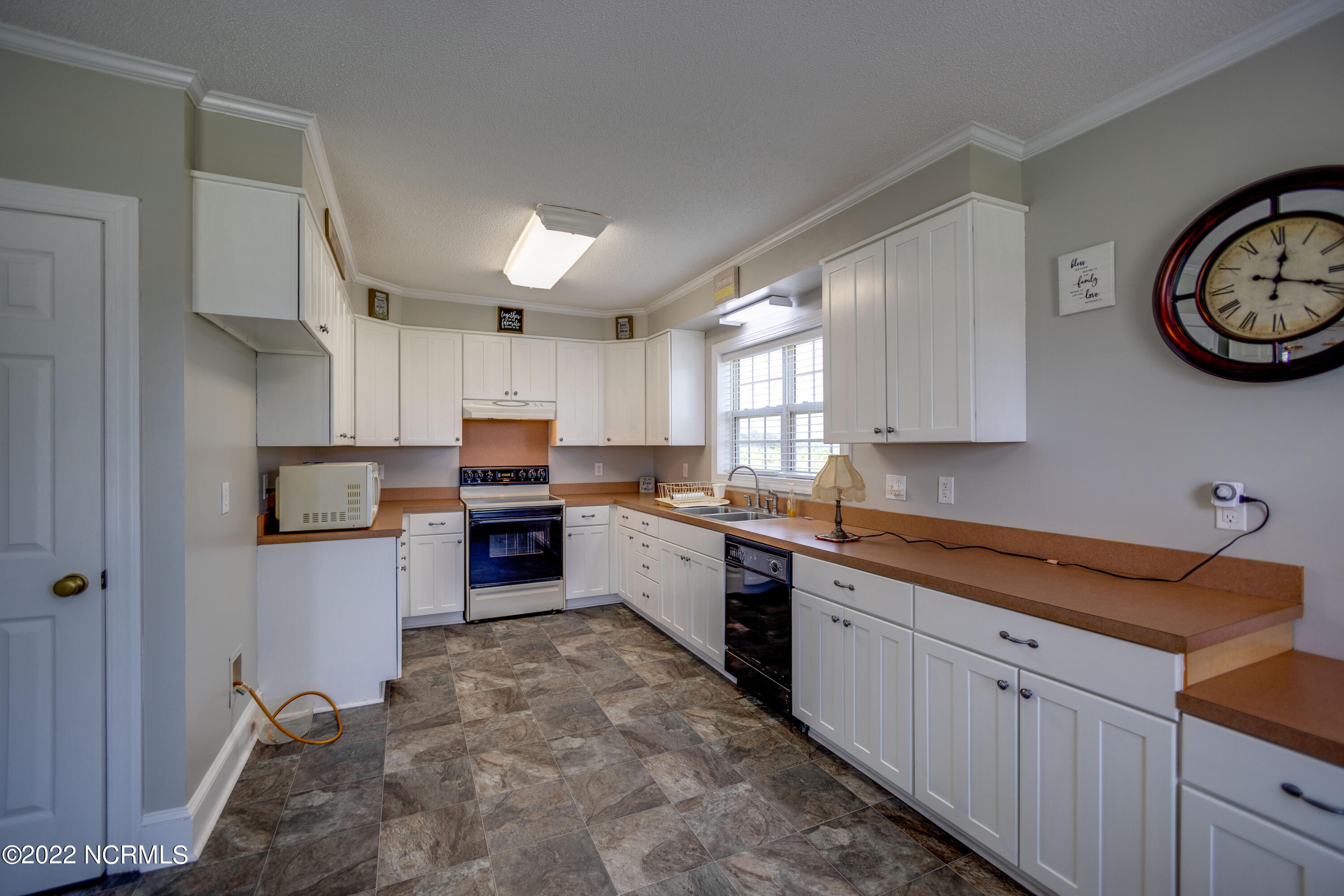 4877 Sam Everett Road Robersonville, NC 27871 - Photo 7 of 49 Kitchen