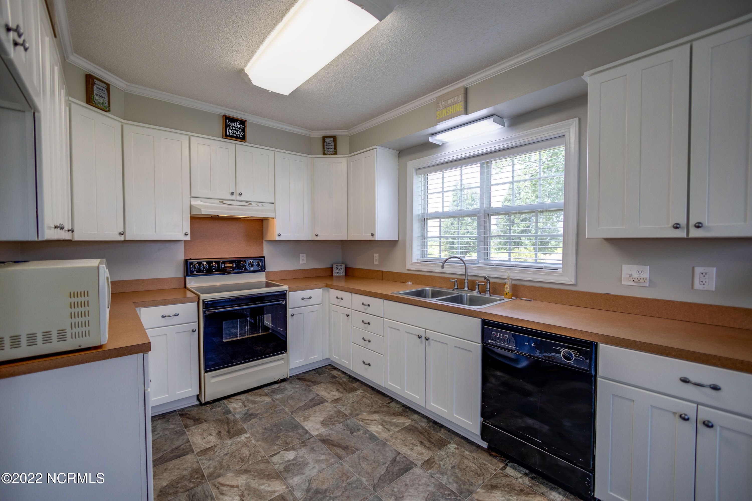 4877 Sam Everett Road Robersonville, NC 27871 - Photo 9 of 49 Kitchen View 3