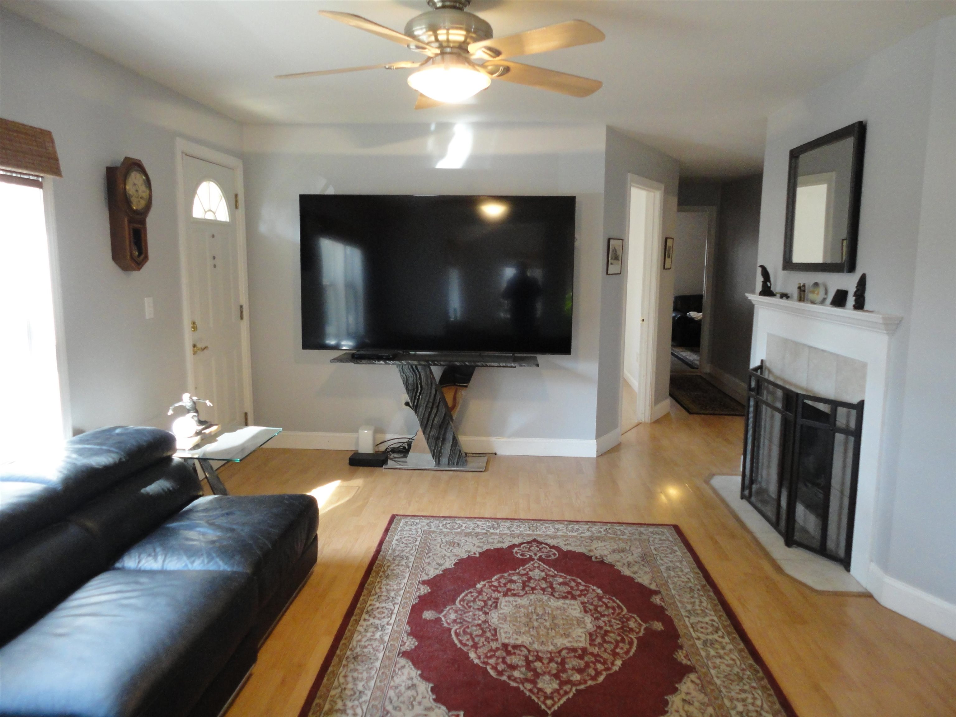 13 Hall Road Londonderry, NH 03053 - Photo 7 of 33 Gallery Image 7
