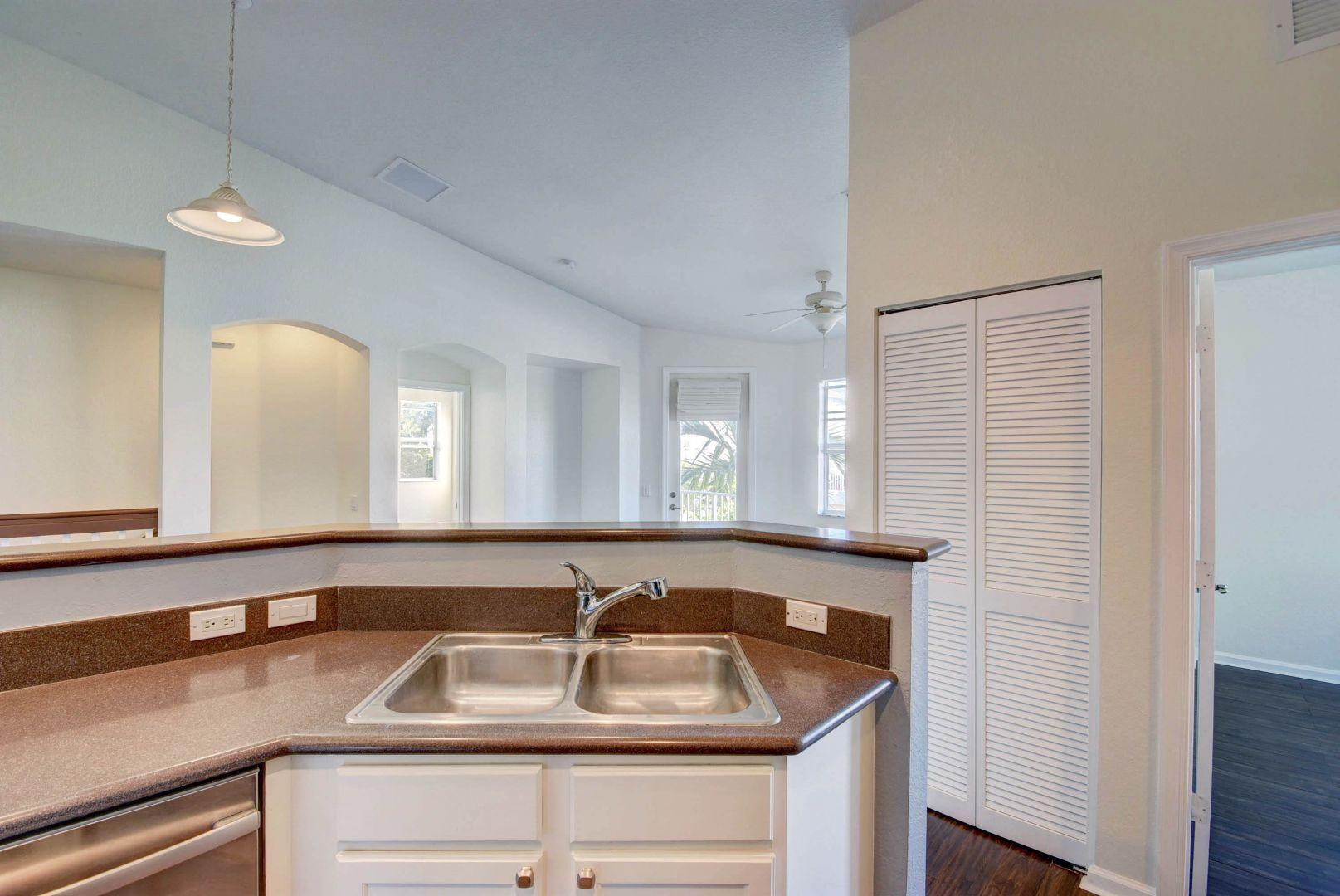 3157 Laurel Ridge Circle Riviera Beach, FL 33404 - Photo 6 of 24 10_untitled (10)