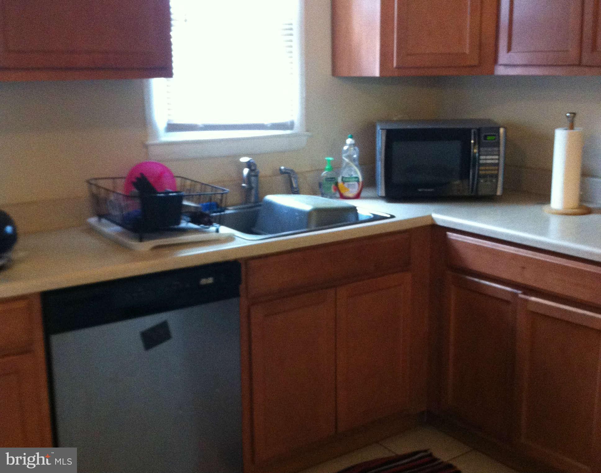 6128 Radecke Avenue Baltimore, MD 21206 - Photo 8 of 22 Kitchen