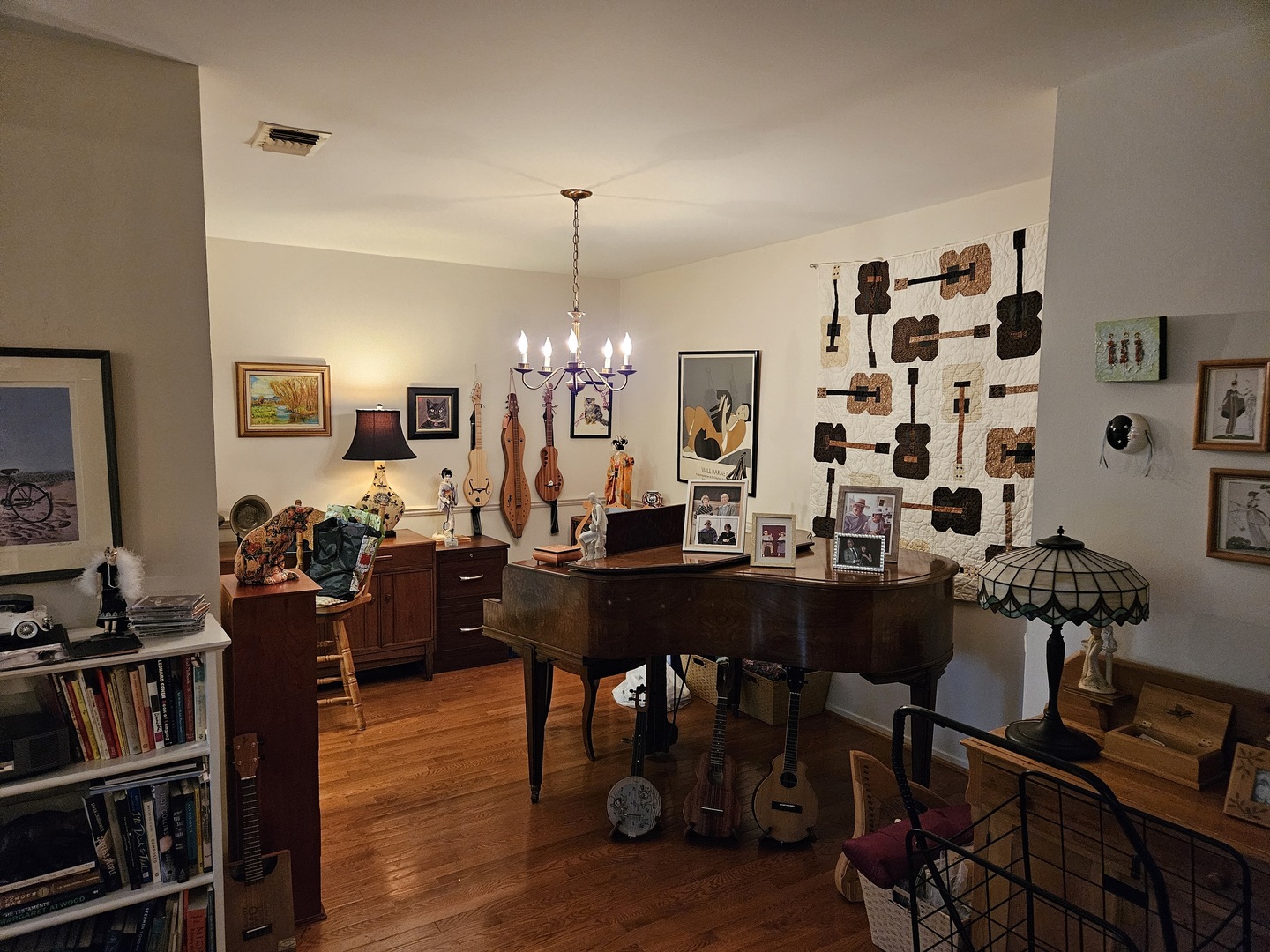2150 Bouterse Street, Unit 106 Park Ridge, IL 60068 - Photo 14 of 25 a view of a dining room with furniture and wooden floor