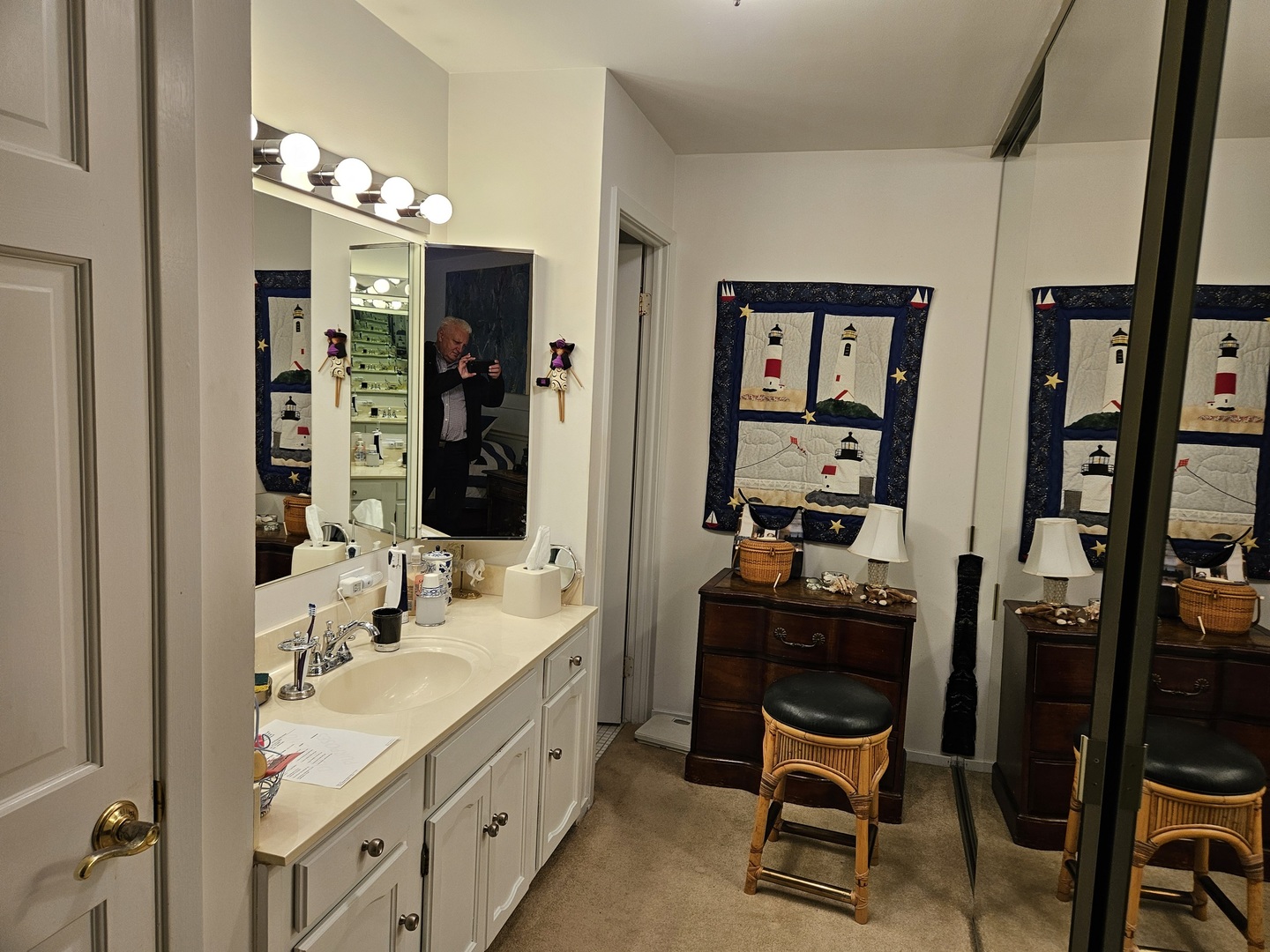 2150 Bouterse Street, Unit 106 Park Ridge, IL 60068 - Photo 19 of 25 a bathroom with a sink a vanity and a mirror