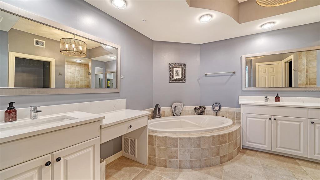 401 North Point Road, Unit 303 Osprey, FL 34229 - Photo 25 of 100 Gallery Image 25
