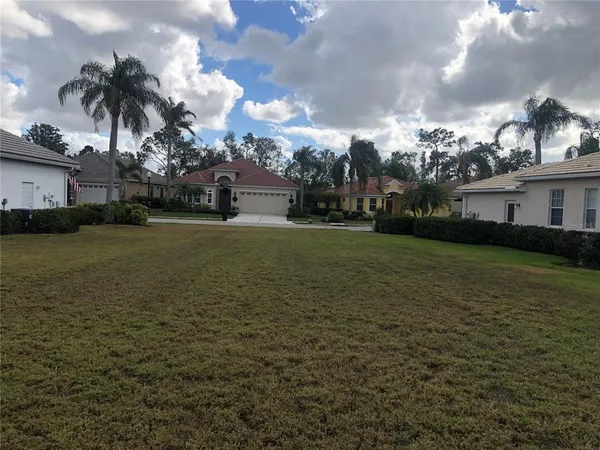 $170,000 | 9827 Royal Lytham Avenue, Bradenton, FL 34202