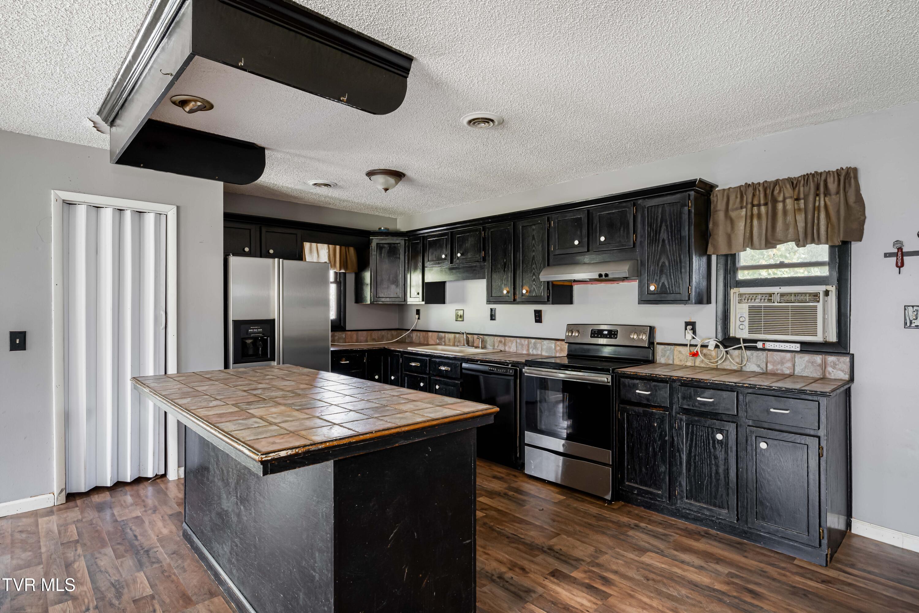 419 Rock Creek Road Erwin, TN 37650 - Photo 26 of 40 419 Rock Creek Rd (45 of 55)