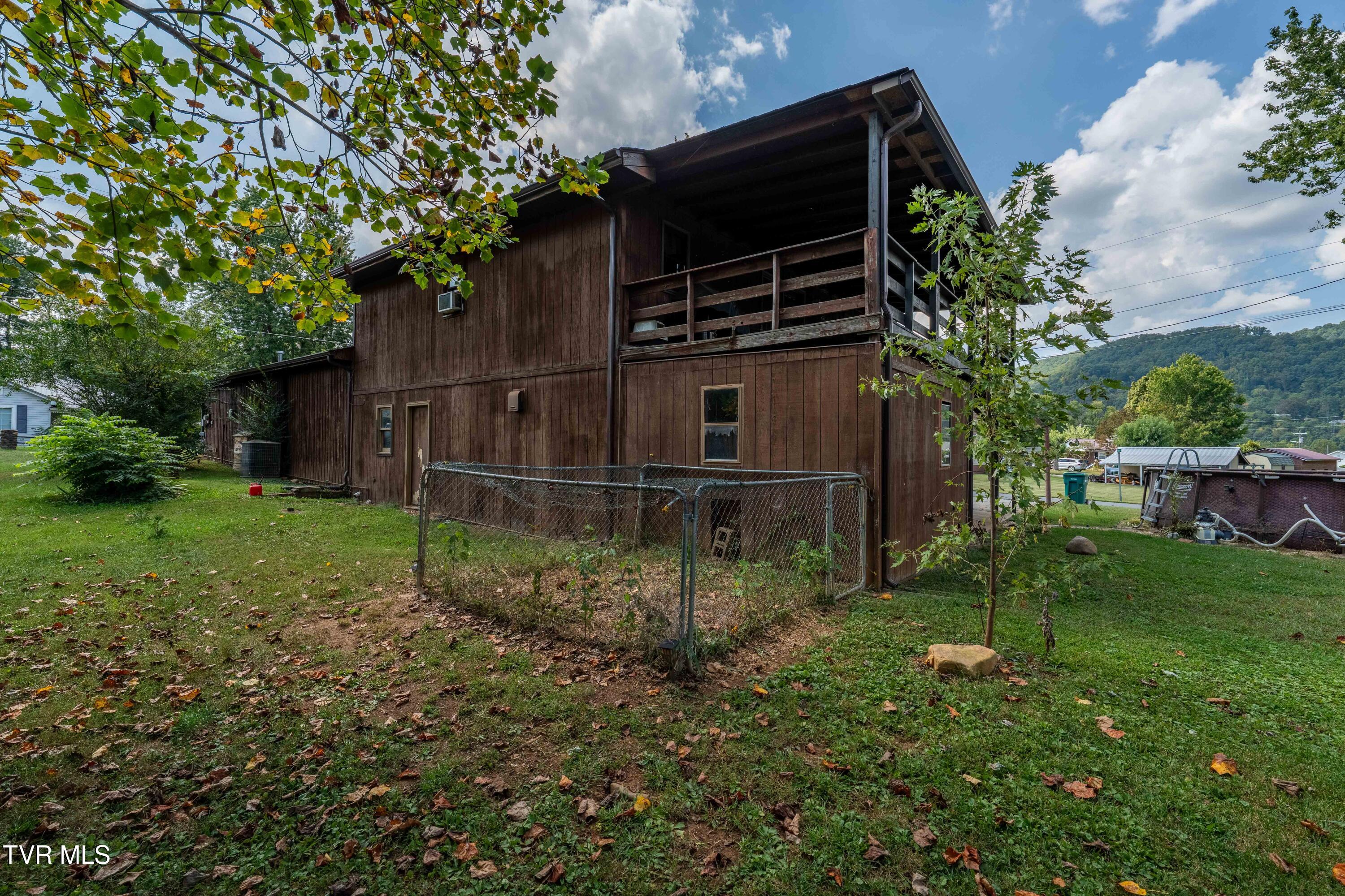419 Rock Creek Road Erwin, TN 37650 - Photo 33 of 40 419 Rock Creek Rd (17 of 55)