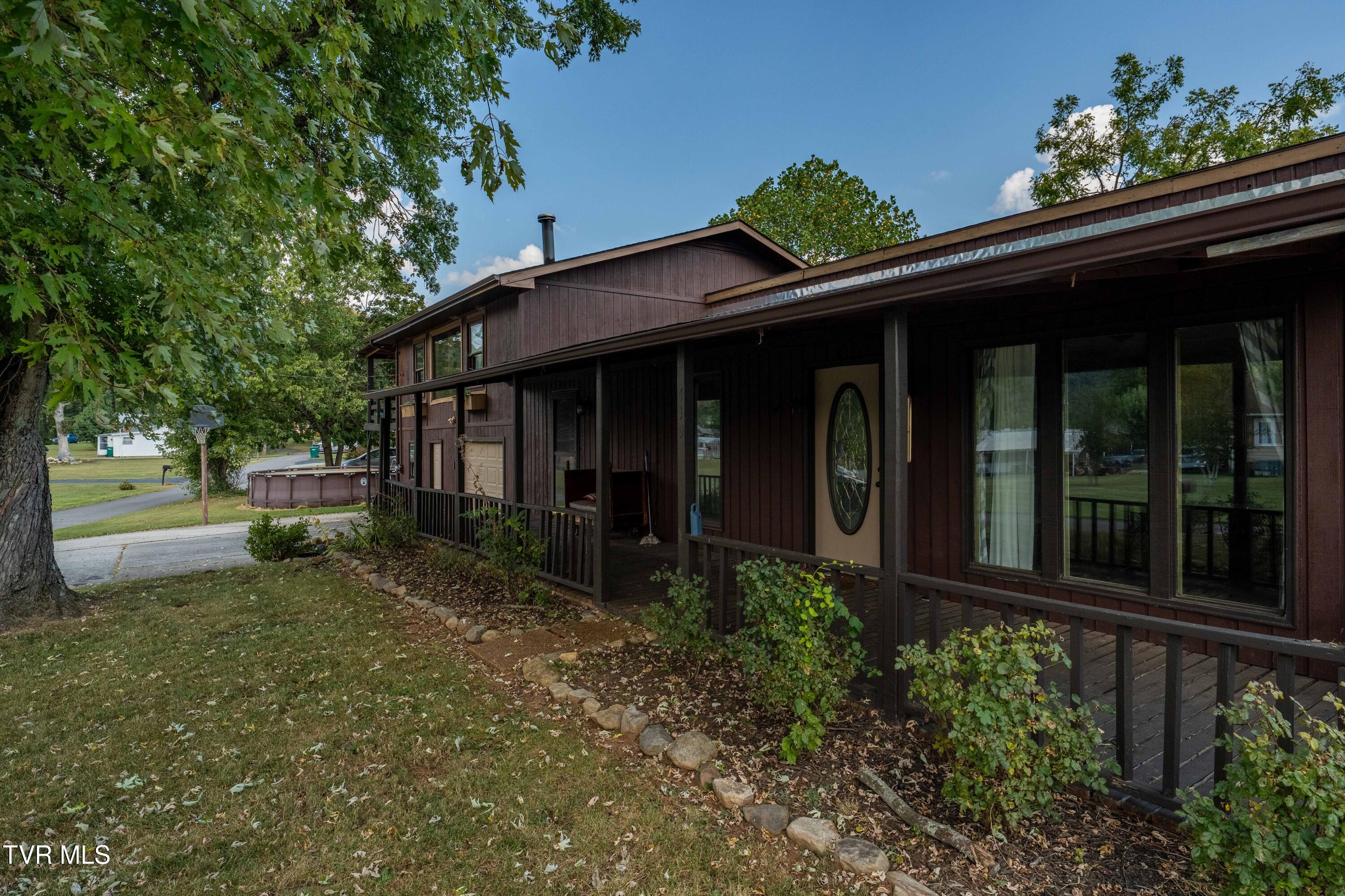 419 Rock Creek Road Erwin, TN 37650 - Photo 5 of 40 419 Rock Creek Rd (5 of 55)