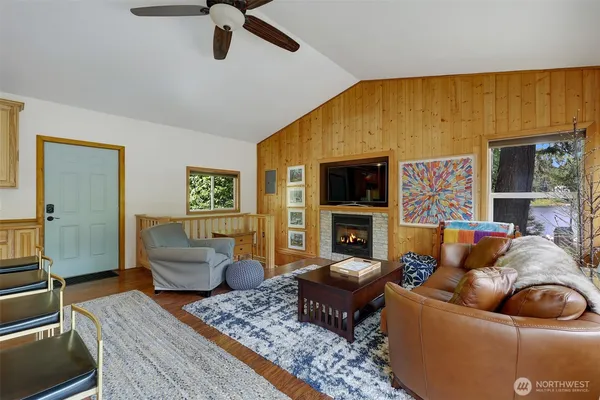 $750,000 | 292 Northeast Lake Drive, Tahuya, WA 98588