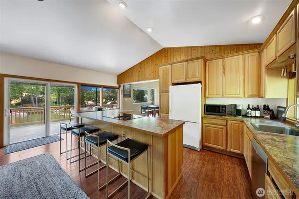 $750,000 | 292 Northeast Lake Drive, Tahuya, WA 98588