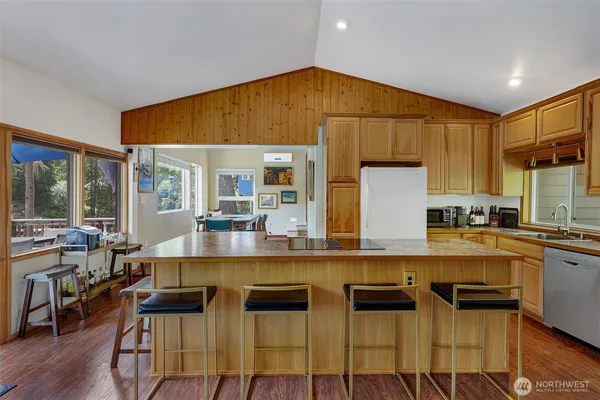 $750,000 | 292 Northeast Lake Drive, Tahuya, WA 98588