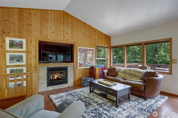 $750,000 | 292 Northeast Lake Drive, Tahuya, WA 98588