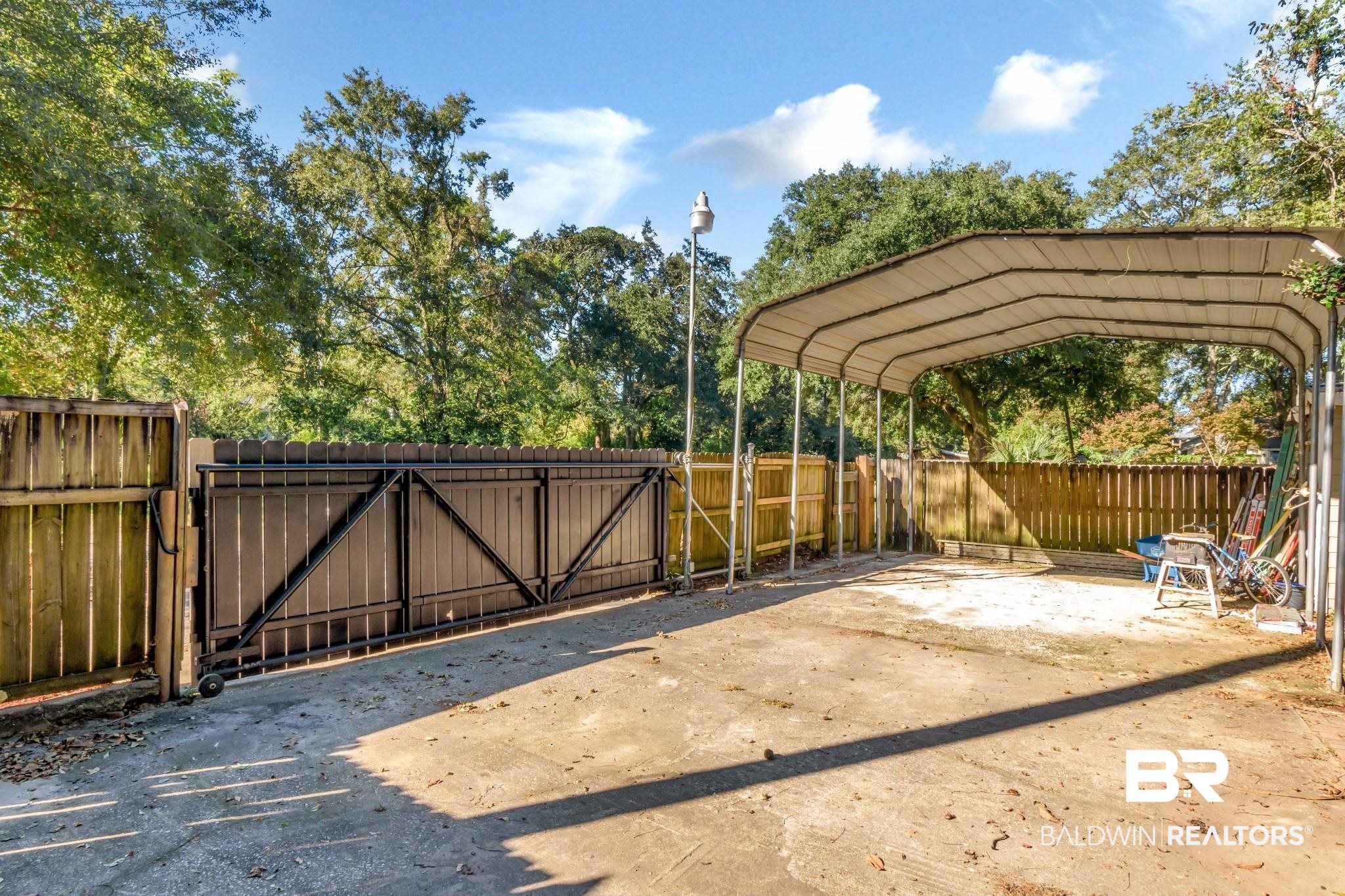 2551 Spring Hill Avenue Mobile, AL 36607 - Photo 5 of 38