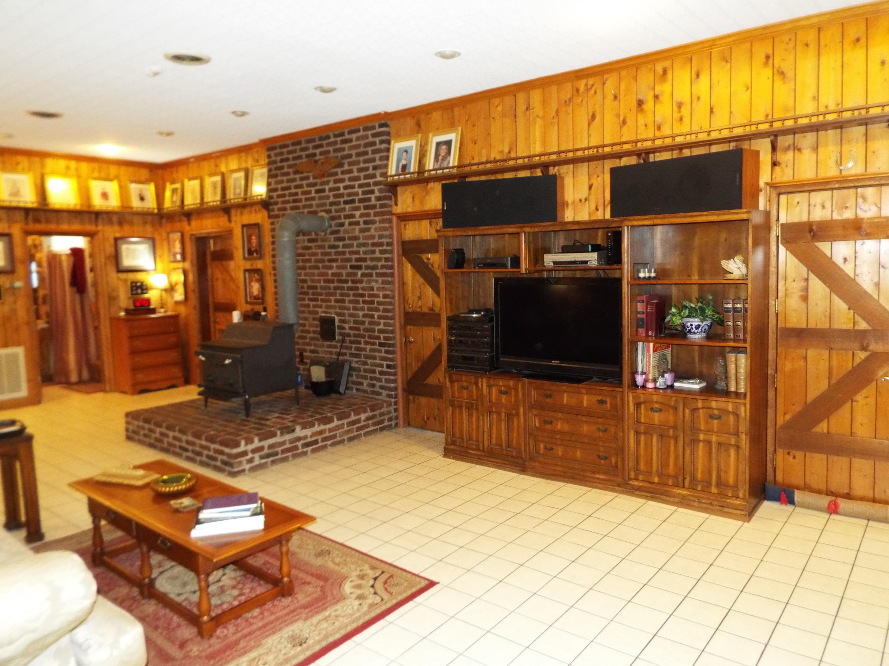 665 Epley Road Newport, TN 37821 - Photo 3 of 33 DSCF2566