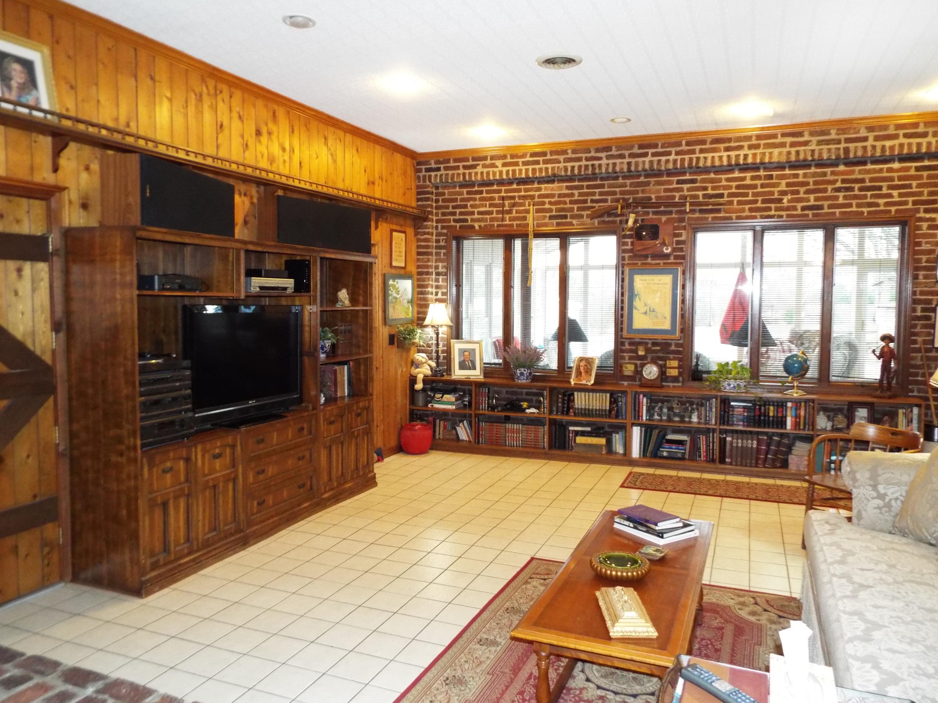665 Epley Road Newport, TN 37821 - Photo 4 of 33 DSCF2570