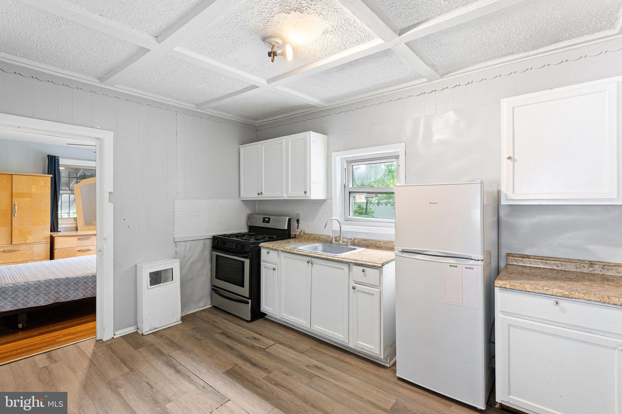 816 Greenhill Road Sharon Hill, PA 19079 - Photo 14 of 32 Gallery Image 14